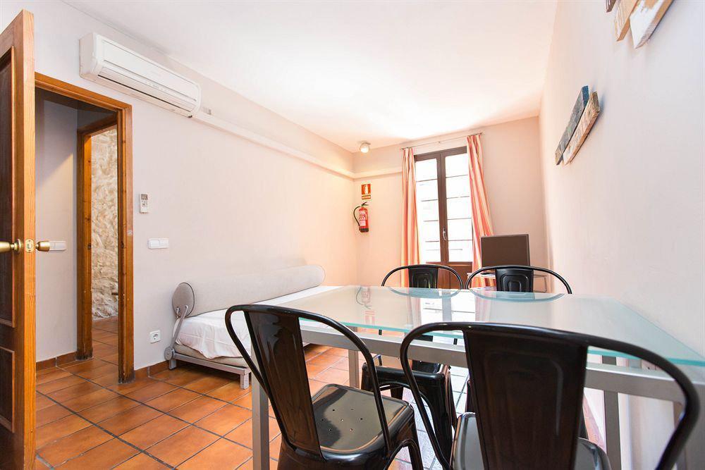 Ainb Ramblas-guardia Appartement *